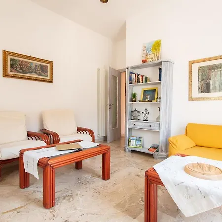 Finestra Sul Borgo * Finale Ligure