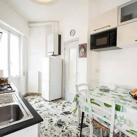 Finestra Sul Borgo *