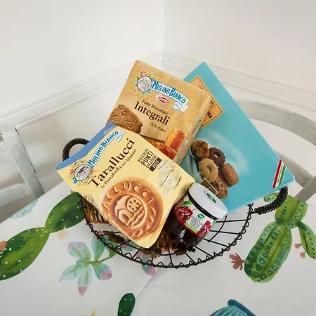 Finestra Sul Borgo Finale Ligure