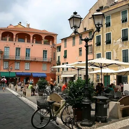 Finestra Sul Borgo * Finale Ligure