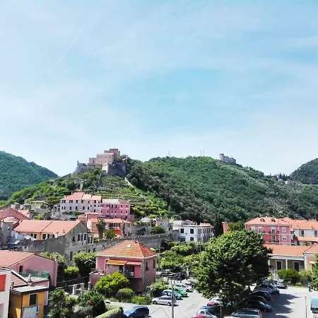 Finestra Sul Borgo *