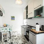 Finestra Sul Borgo * Finale Ligure