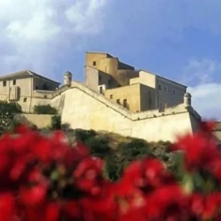 Finestra Sul Borgo Finale Ligure