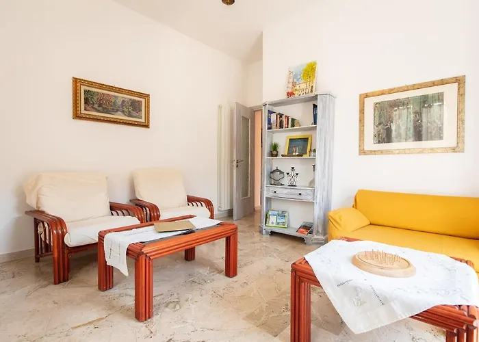 Finestra Sul Borgo * Finale Ligure