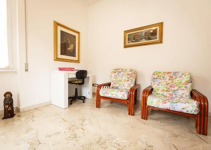 Finestra Sul Borgo * Finale Ligure